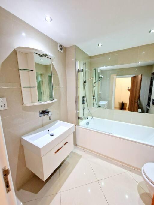 Modern Hyde Park Home With Private Entrance & Private Back Patio Near Bayswater & Paddington Stations Лондон Экстерьер фото