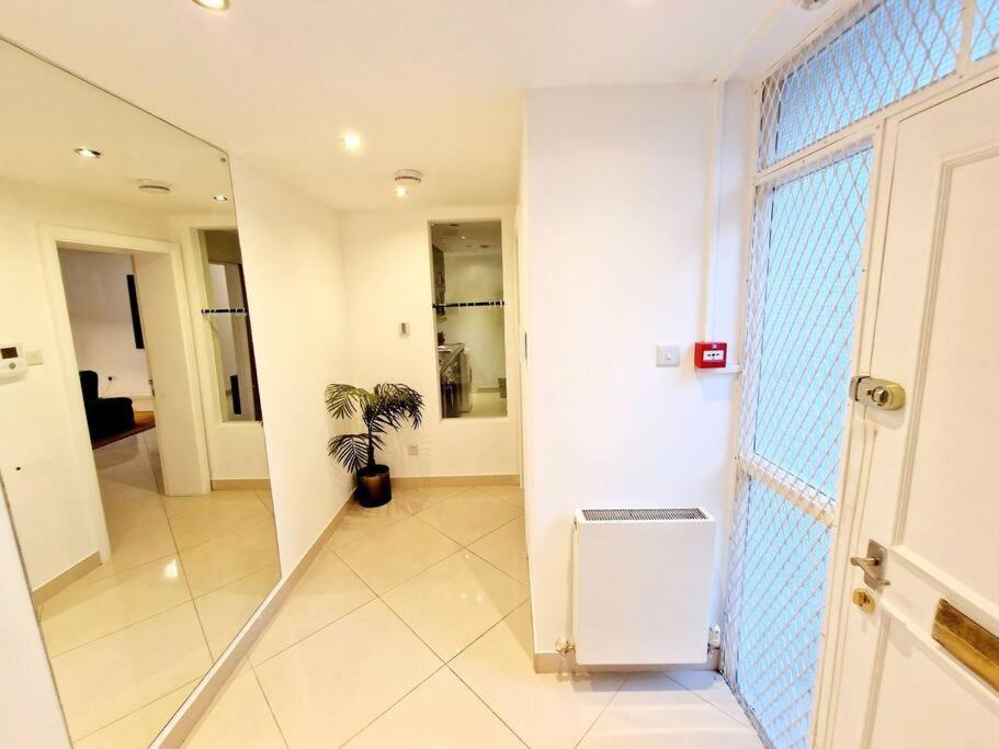 Modern Hyde Park Home With Private Entrance & Private Back Patio Near Bayswater & Paddington Stations Лондон Экстерьер фото